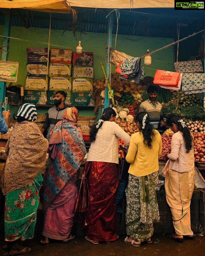 Nimisha Sajayan Instagram - Ooty market.