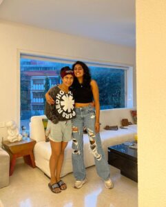 Nimisha Sajayan Instagram - A long awaited reunion.❤️✨ @sejtherage