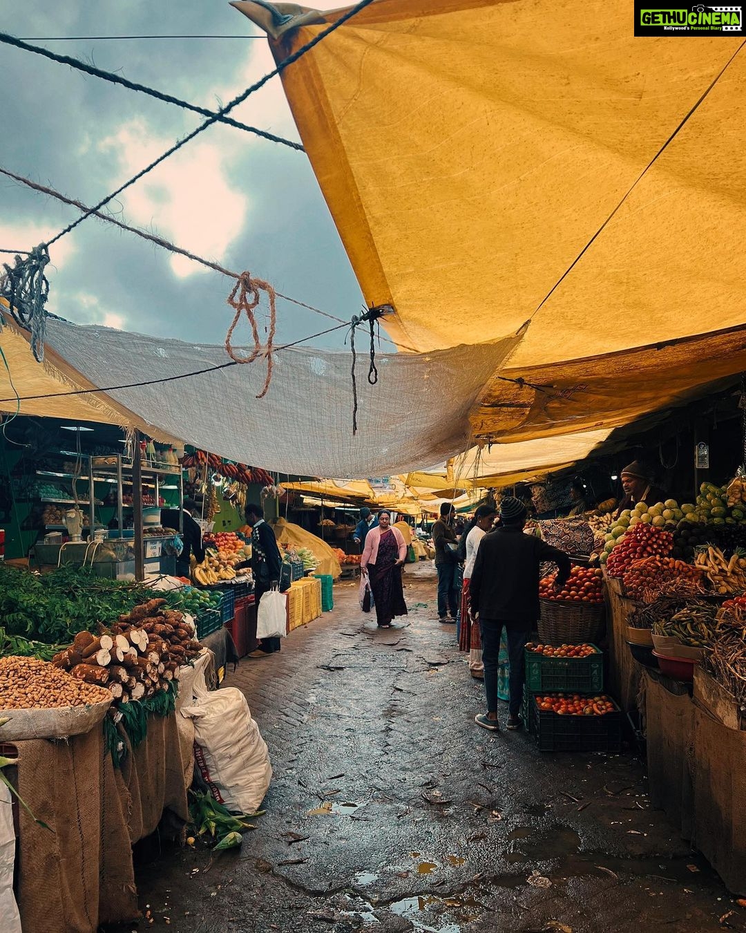 Nimisha Sajayan Instagram - Ooty market.