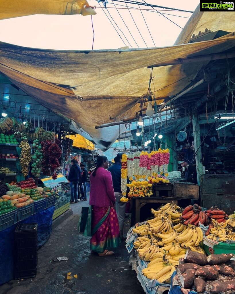 Nimisha Sajayan Instagram - Ooty market.