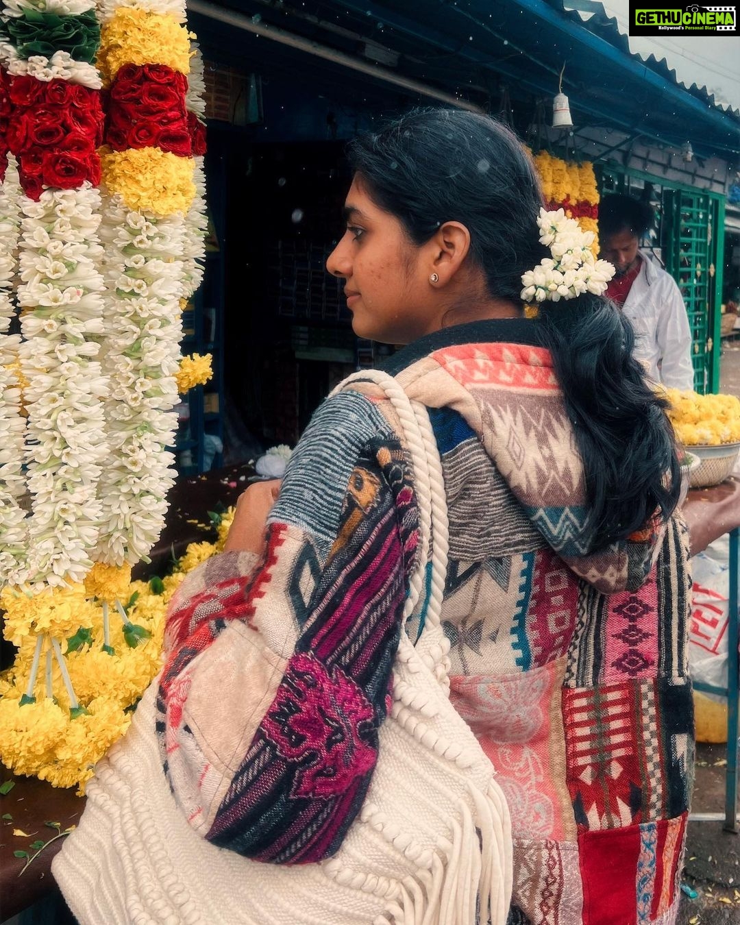 Nimisha Sajayan Instagram - Ooty market.