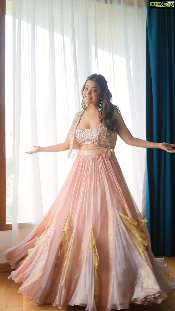 Nisha Agarwal Instagram - Do you love it too? ❤️ Tell me your favourite 😍 Look 1 : @monikanidhii Jewels : @mkjewels_india @vblitzcommunications Look 2: @ridhimehraofficial Jewels: @illuminate_shine_everyday Look 3: @ridhimehraofficial Jewels: @mkjewels_india @vblitzcommunications Location: @novotel_juhu MUA : @khush.mua Hair : @pallavigadade #indianwedding #indianweddingwear #indianfashion #indiandesigner #indiandesignerwear Novotel Mumbai Juhu Beach