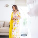 Nisha Agarwal Instagram - It's a Desi Pinterest Summer vibe ☀️ 🌿🌸🌻🌻🌻 Wearing: @theburntsoul Jewels: @illuminate_shine_everyday MUA : @khush.mua Hair : @pallavigadade #indianfestive #festiveindianwear