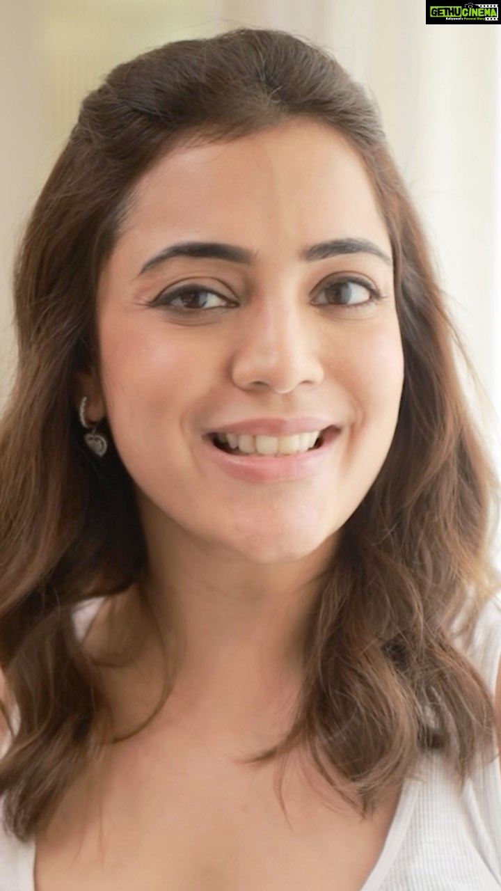 Nisha Agarwal Instagram - #AD After struggling with hair loss for the longest time, I’ve finally discovered the solution - @lorealpro_education_india ‘s Aminexil Advanced Hair Serum 💙 I took the 6 weeks journey with the Aminexil Advanced serum which claims to reduce hair loss in just six weeks, and the results have been truly astonishing! Encapsulated with 1.5% Aminexil, it strengthened my hair from the roots resulting in increased hair growth , as you can see - I even started growing baby hair in week 4!! My 6 weeks experience with the Aminexil Advanced serum was an absolute success. So, if you’re someone who’s struggling with hair loss, this serum is your ultimate solution! Don’t wait any longer—get yours today for thicker, healthier hair ✨ #NewStartAhead #BreakTheCycle #LorealProindia #LorealProfindia #HairCare @lorealpro #AminexilAdvanced #ScalpAdvanced