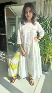 Nisha Agarwal Instagram - Easy breezy cotton wear from @riasjaipur Earrings @19dagaaccessories Footwear @fizzygoblet #fashion #outfitinspiration