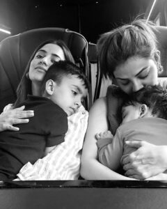 Nisha Agarwal Instagram - Happy Rakshabandhan ❤️ May this day build an eternal bond of love, care, support, respect and security, be it your brother or sister. 

Sending love @kajalaggarwalofficial @vikagg82 @kitchlug @thedailysoapcompany @anshoocooper 

Wearing @shopmulmul