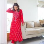 Nisha Agarwal Instagram - I think red could be my colour, this festive season.. Which is your colour this season? Comment 👇 Wearing @pinkcitybysarika Jewels: @mkjewels_india @vblitzcommunications #indianfestive #indianfestivewear #indianwear #indiandesigners #indiandesignerwear