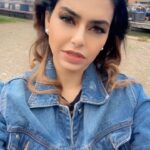Nisha Bano Instagram – On Set Movie shoot Dady O Dady 🎬🇬🇧
@smeepkang sir @binnudhillons sir
#nishabano #shoot #london #instareel London, United Kingdom