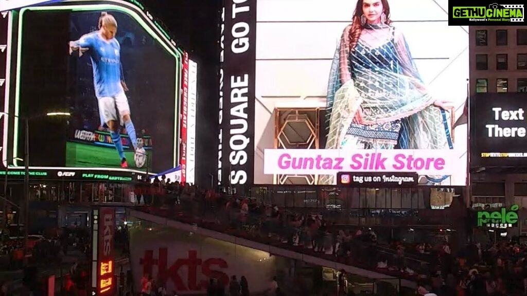 Nisha Bano Instagram - Proud Moment ❤️ Punjabi Suit , Punjabi Culture #timessquare #newyorkcity ❤️❤️🫶🏻🙏🏻✌🏻 @nishabano thanku @guntazsilkstore 🥰 #nishabano #punjabisuit #punjabiculture #proudtobepunjabi #blessed Time Square, New York