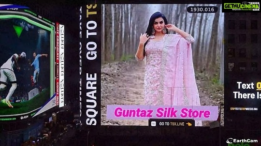 Nisha Bano Instagram - Proud Moment ❤️ Punjabi Suit , Punjabi Culture #timessquare #newyorkcity ❤️❤️🫶🏻🙏🏻✌🏻 @nishabano thanku @guntazsilkstore 🥰 #nishabano #punjabisuit #punjabiculture #proudtobepunjabi #blessed Time Square, New York