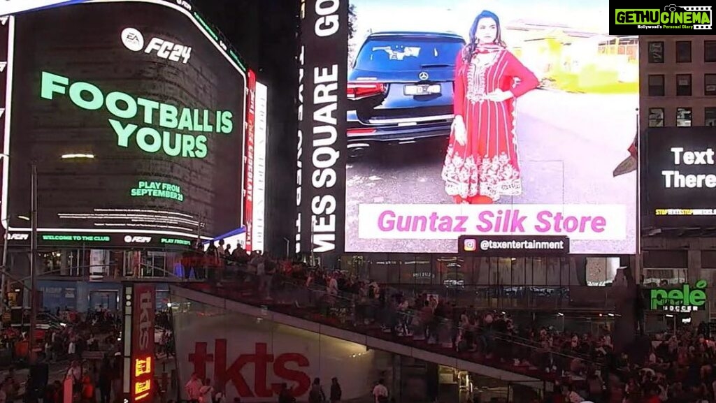 Nisha Bano Instagram - Proud Moment ❤️ Punjabi Suit , Punjabi Culture #timessquare #newyorkcity ❤️❤️🫶🏻🙏🏻✌🏻 @nishabano thanku @guntazsilkstore 🥰 #nishabano #punjabisuit #punjabiculture #proudtobepunjabi #blessed Time Square, New York