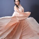 Nisha Bano Instagram - ਪਰਖ ਸੇ ਪਰੇ ਹੈ ਸਖਸ਼ੀਅਤ ਹਮਾਰੀ ਹਮ ਉਨੀ ਕੇ ਹੈ ਜੋ ਹਮ ਪਰ ਯਕੀਨ ਰਖਤੇ ਹੈ❤️❤️❤️ Outfit by @sehgalkiran Makeup by @makeupbyparneetgrewal Photoshoot by @vickusinghmagical #nishabano ❤️❤️❤️