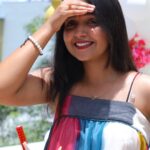 Nisha Ravikrishnan Instagram - -kinda bright 🌞 #bee🐝boo🧸 #nimmanisharkn 🤍🖤