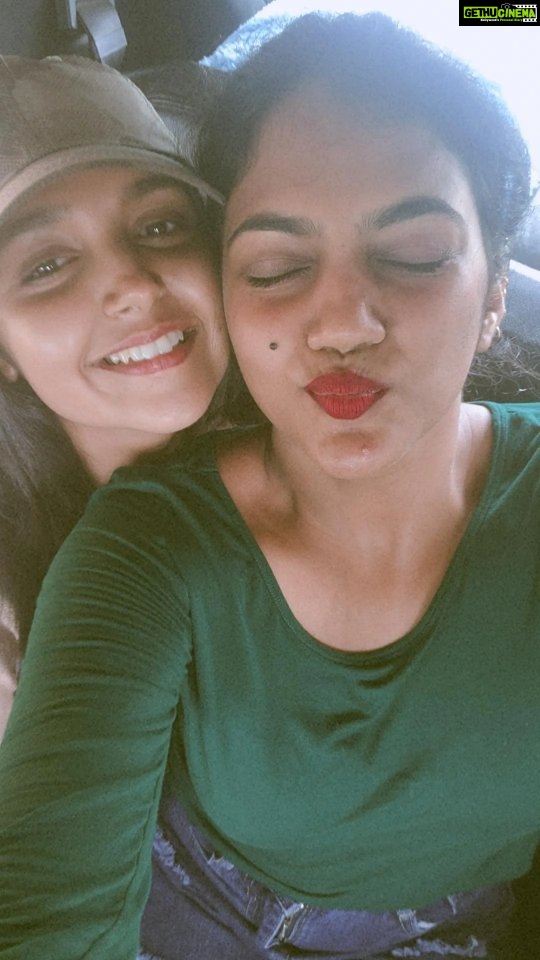 Nisha Ravikrishnan Instagram - Blooper Alert 🤫🤭 n she said "i miss you come back soon" antha 😂 N i miss you too 💕 will see you soon Cocoma 🤌🧿🖤♥️ #anvisha #mangalorediaries