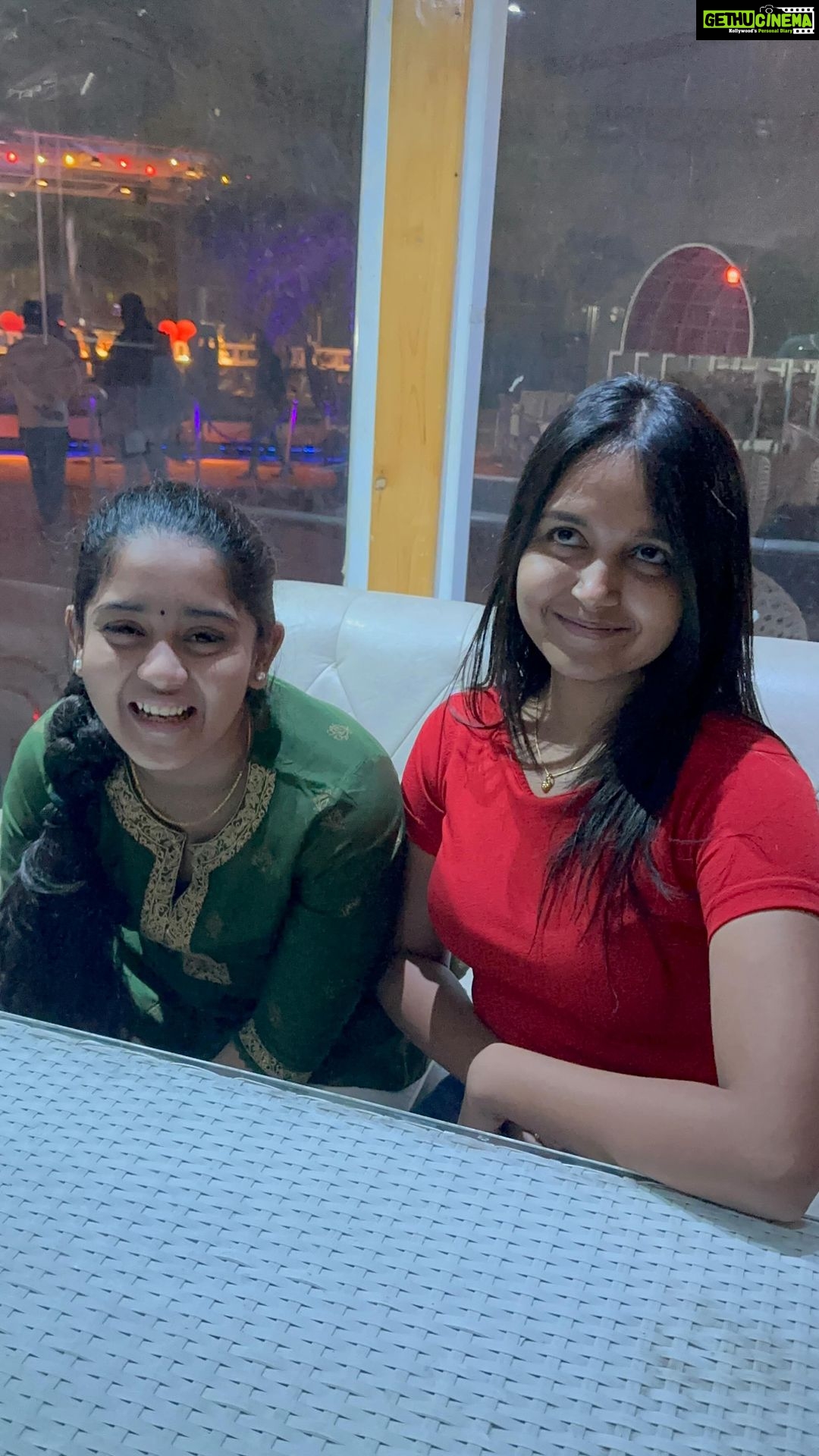 Nisha Ravikrishnan Instagram - #Meghnish 🤌🏽 @nisha_milanaa 😚 Did this reel on demand by my mom and auntie (nisha akka’s mom)❤️ Ps- it took us almost 5takes to get that siggu on our faces😂 #meghanasunil #feature #foryou #explorepage✨ #goodvibes #reelsinstagram #reelitfeelit #instagram #instagood #instagood #telugusongs #teluguactress #bestie #love #lifestyle