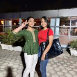 Nisha Ravikrishnan Instagram - Nights like this with @nisha_milanaa @usharavikrishnan and Amma 🌸♥️ 📍-@clouddining #meghanasunil #feature #foryou #explorepage #sisters #dinnerdate #hadfun #trending #nishamilana #instagram #insatgood #instamood #lifestyle #love