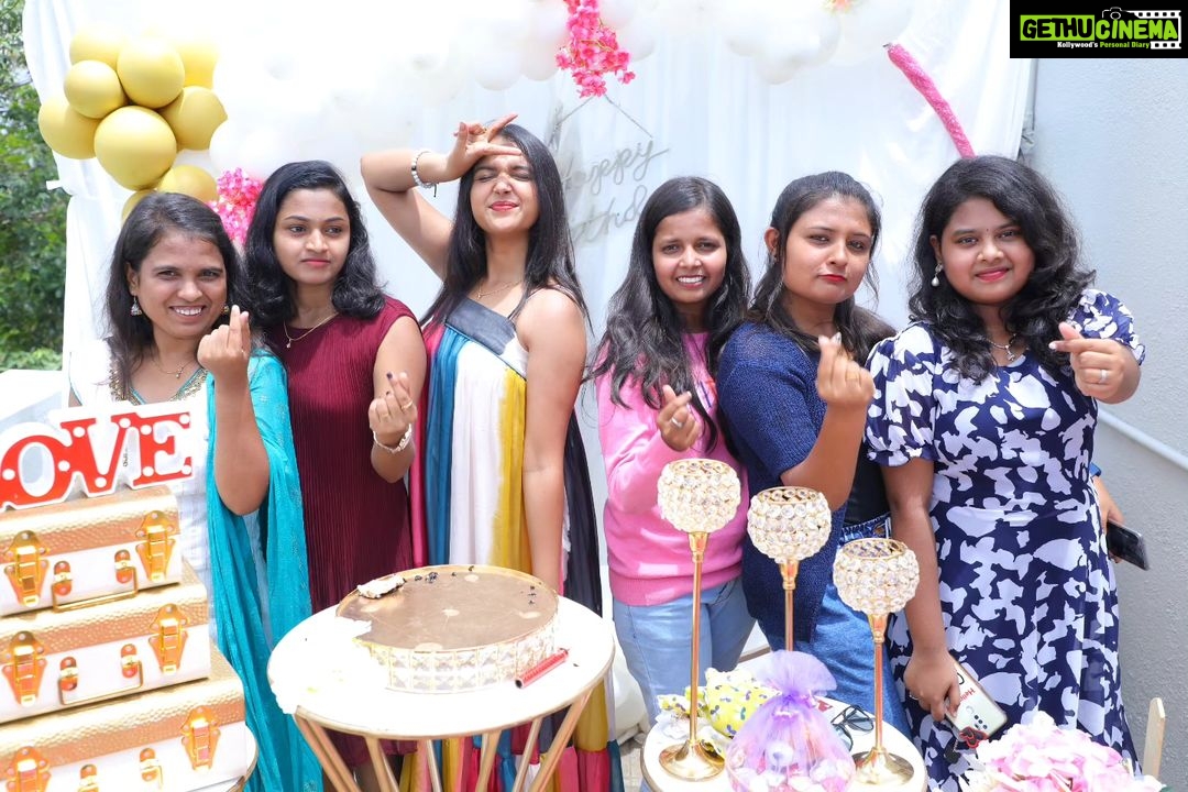 Nisha Ravikrishnan Instagram - Just wanted to thank πππ§βπ€βπ§π§βπ€βπ§π from the bottom of my heart for all the birthday wishes. I am speechless and I love you guys so much π«Ά I couldn't have had a better birthday & I can't believe I have so many beautiful, kindhearted people in my life, who cares for me the way they do. Greatest gift I could ever getπ₯². I am truly blessed to have so many reach out with birthday wishes. Thank you all for being part of my day and making it so special π€ I am so lucky and happiiii and thankful ππ #nimmanisharkn π€π€