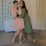 Nisha Ravikrishnan Instagram - My forever dance partner! ♾️💗 #meghnish❤️ Vc- @varsha_hima_n 😙 #meghanasunil #feature #foryou #explorepage #trending #reelsinstagram #reelitfeelit #lifestyle #love #instagram #reelsvideo