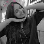 Nisha Ravikrishnan Instagram - Hey hey!💗 #onarandomday #nimmanisharkn 🖤🤍