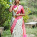 Nisha Ravikrishnan Instagram - ನನ್ನ ಎದೆಯ ಬೀದಿಯಲಿ ಹೊಂಗನಸ ವ್ಯಾಪಾರಿ ನೀ....🐻 #bee🐝boo🧸 #nimmanisharkn 🖤🤍