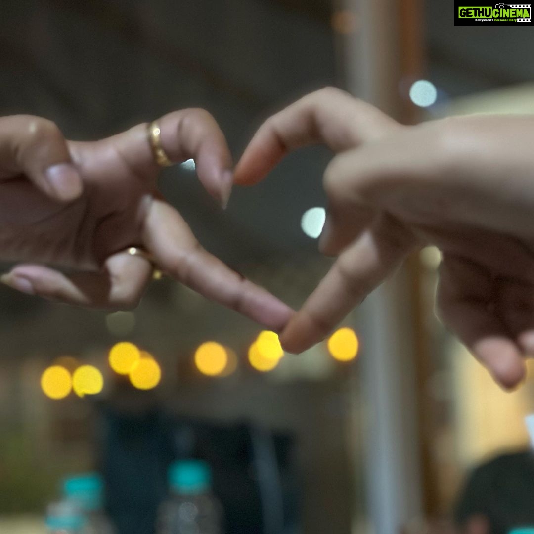 Nisha Ravikrishnan Instagram - Nights like this with @nisha_milanaa @usharavikrishnan and Amma πΈβ₯οΈ π-@clouddining #meghanasunil #feature #foryou #explorepage #sisters #dinnerdate #hadfun #trending #nishamilana #instagram #insatgood #instamood #lifestyle #love