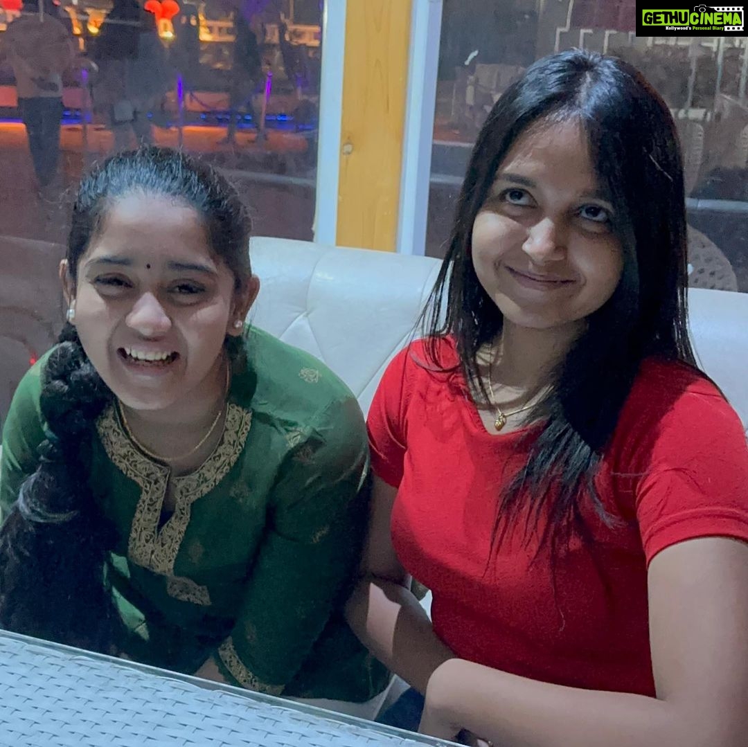 Nisha Ravikrishnan Instagram - Nights like this with @nisha_milanaa @usharavikrishnan and Amma πΈβ₯οΈ π-@clouddining #meghanasunil #feature #foryou #explorepage #sisters #dinnerdate #hadfun #trending #nishamilana #instagram #insatgood #instamood #lifestyle #love