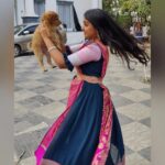 Nisha Ravikrishnan Instagram - Today's good mood is sponsered by my brownie fattu puppy 🙈🥰🤌🏻 And yes it's never just a dog .......... Happy evening everyone 🙌 #nimmanisharkn 🖤🤍