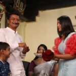 Nisha Ravikrishnan Instagram - Thank you so much! Everyone for supporting team Gattimela fr 4years . It wouldn't be possible for us to complete 1000episodes,many memories and still counting!🧿❤️ ಮಕರ ಸಂಕ್ರಾಂತಿ ಹಬ್ಬದ ಶುಭಾಶಯಗಳು 🌸 Outfit : @ayra_designer.__studio #nimmanisharkn 🖤🤍