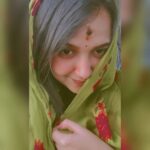 Nisha Ravikrishnan Instagram - Being called ""🙈 "I wish you knew " 🐻🤞 Pov : Dear heart,, calm down #bee🐝boo🧸♾️ #nimmanisharkn 🖤🤍