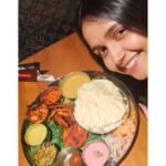 Nisha Ravikrishnan Instagram - Tandoor Seafood Thali 😋 #nimmanisharkn 🖤🤍 Manglore City