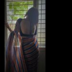 Nisha Ravikrishnan Instagram - ಪ್ರತಿ ಸಲ ಬಾಗಿಲ ಸದ್ದಿಗೆ ಎದೆಯಲ್ಲಿ ಸ್ಪಂದನ ತೆರೆದರೆ ಬೀಸುವ ಗಾಳಿಯು ಹೇಳಿದೆ ಸಾಂತ್ವನ ..... #nimmanisharkn 🖤🤍