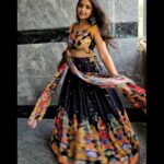 Nisha Ravikrishnan Instagram - Elegance in every stitch. ✨ #BeautifulOutfit #fashionfinesse Outfit : @akshithaatrendz Designed: @nishu_couture_ #nimmanisharkn 🤍🖤