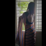 Nisha Ravikrishnan Instagram - ಪ್ರತಿ ಸಲ ಬಾಗಿಲ ಸದ್ದಿಗೆ ಎದೆಯಲ್ಲಿ ಸ್ಪಂದನ ತೆರೆದರೆ ಬೀಸುವ ಗಾಳಿಯು ಹೇಳಿದೆ ಸಾಂತ್ವನ ..... #nimmanisharkn 🖤🤍