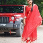 Nisha Ravikrishnan Instagram - ನಿನ್ನ ಹಾಗೆ ಮತ್ತು ಬೇರೆ ಇಲ್ಲವೇ ......!!!!!🌹 @paulino_pictures #bee🐝boo🧸 #nimmnisharkn 🖤🤍