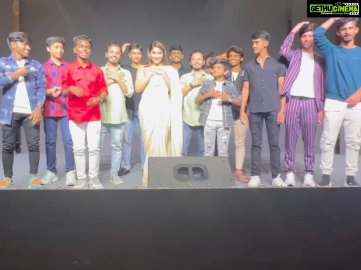 Nishvika Naidu Instagram - ಕಪಿ ಸೇನೆಯು ನನ್ನದೊಂದಿದೆ 🐒 All of my boys coming to the Theater this September 23rd to stun you , can’t wait for all of you to see the hard work they’ve put in to create guru sishyaru , so proud of each one of them and lots of love to them ❤ #gurusishyaru TRAILER LINK IN MY BIO 👻