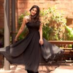 Nishvika Naidu Instagram – Photography – @chidu.ln_portraits 
Outfit – @itihas_sagar 
Make up – @makeupbyabhilasha 
Hair – @harshasingh512 
Accessories – @abhilasha_kulkarni 
Location @gawkygooseofficial Gawky Goose