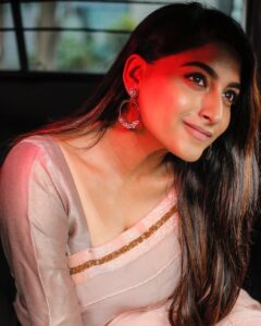 Nishvika Naidu Instagram - Always looking at the bright side.... 📸 - @shivayaphotography