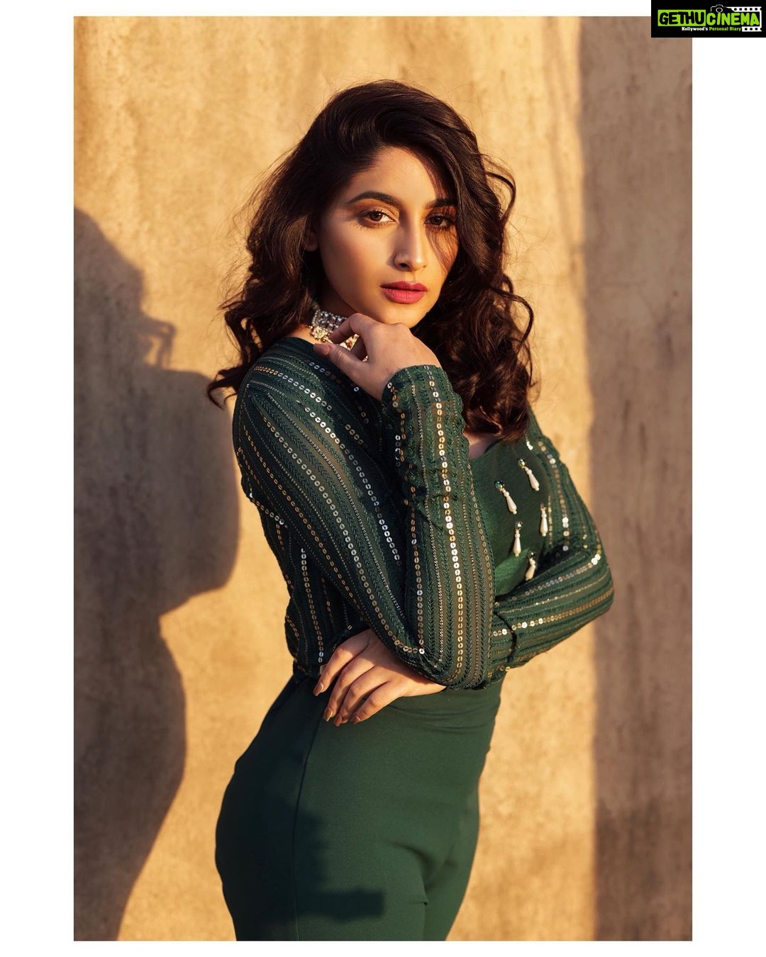 Nishvika Naidu Instagram - See the world as it is ? Or choose what you want to see in it?❤️ Outfit-@label_divya_samal Styling- @divya.samal Jewellery- @pihtara_jewels Makeup- @kavyagowda_artistry Hair- @fairytales_beautylounge Photography- @bnk_harson @aslan_forever_studio