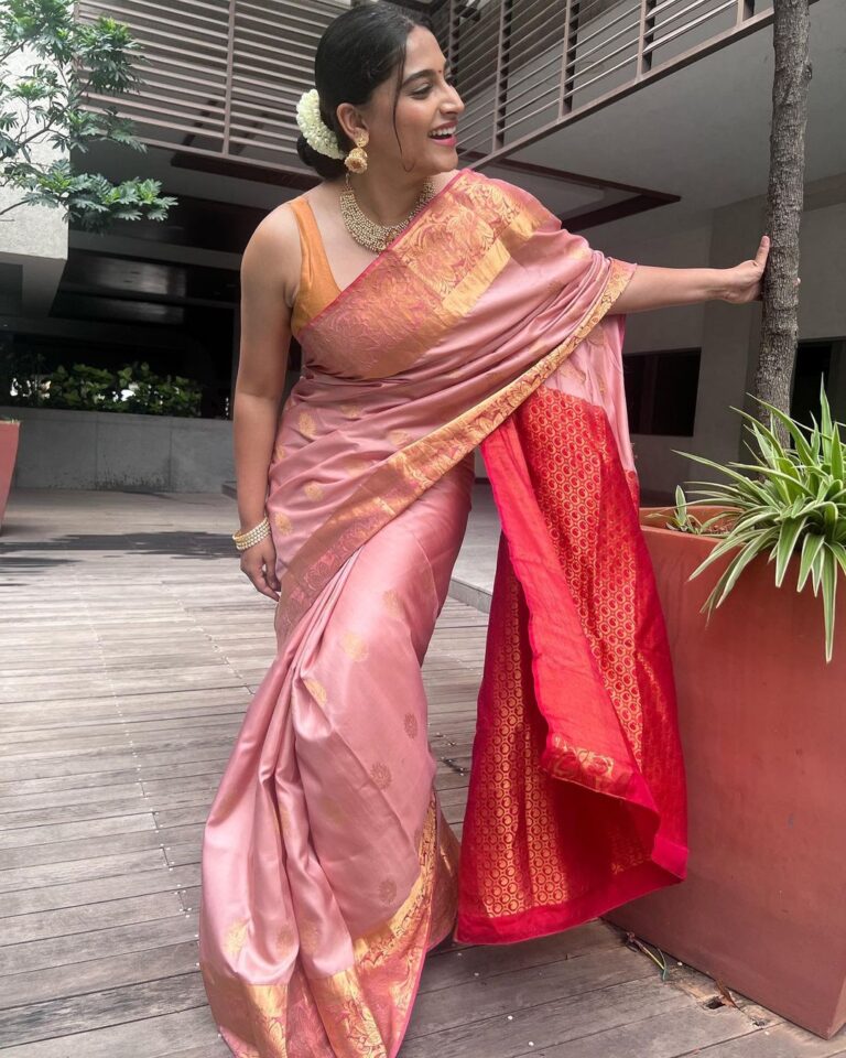 Nishvika Naidu Instagram - We are all smiles for saree ❤️