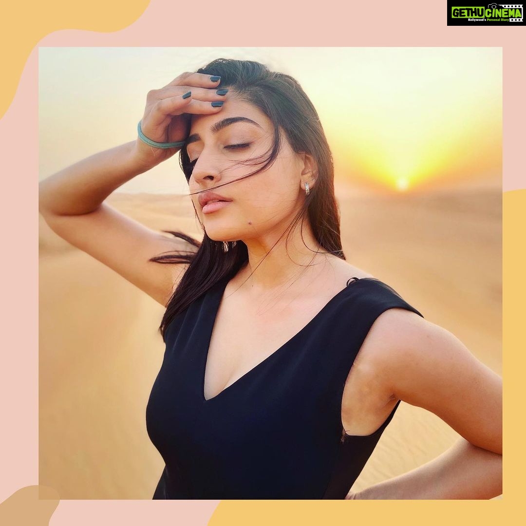 Nishvika Naidu Instagram - Look at the sunset 😍