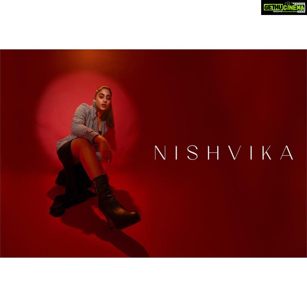 Nishvika Naidu Instagram - ❤️❤️ H&M by : @umerruksar Styling & 📸 by @sandeep.mv @_sunburstt_ Location @_sunburstt_ #sandeepmv #sunburstt #nishvika #portraitsbysmv #nishvika