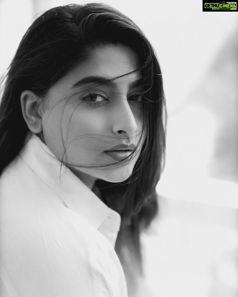 Nishvika Naidu Instagram - Out of captions 💁🏽‍♀ H&M by : @umerruksar Styling & 📸 by @sandeep.mv @_sunburstt_ Location @_sunburstt_ #sandeepmv #sunburstt #nishvika #portraitsbysmv #nishvika