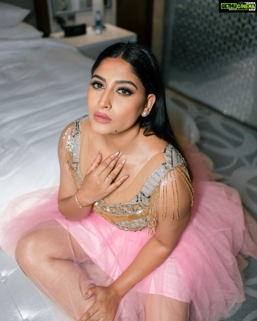 Nishvika Naidu Instagram - Taking a min to appreciate my dear friend @pannas_makeup and this beautiful look she created that i clearly can’t get over 🥺