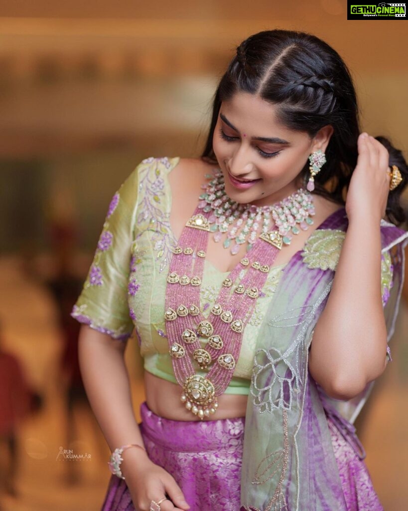 Nishvika Naidu Instagram - For @thejewelleryshow Outfit - @knari.in @vee.dabee Jewellery - @gajraj_jewellers & @sri_ganesh_sadashivnagar Captured by @arunkummar_portraits