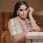 Nishvika Naidu Instagram - For @thejewelleryshow Outfit - @knari.in @vee.dabee Jewellery - @gajraj_jewellers & @sri_ganesh_sadashivnagar Captured by @arunkummar_portraits
