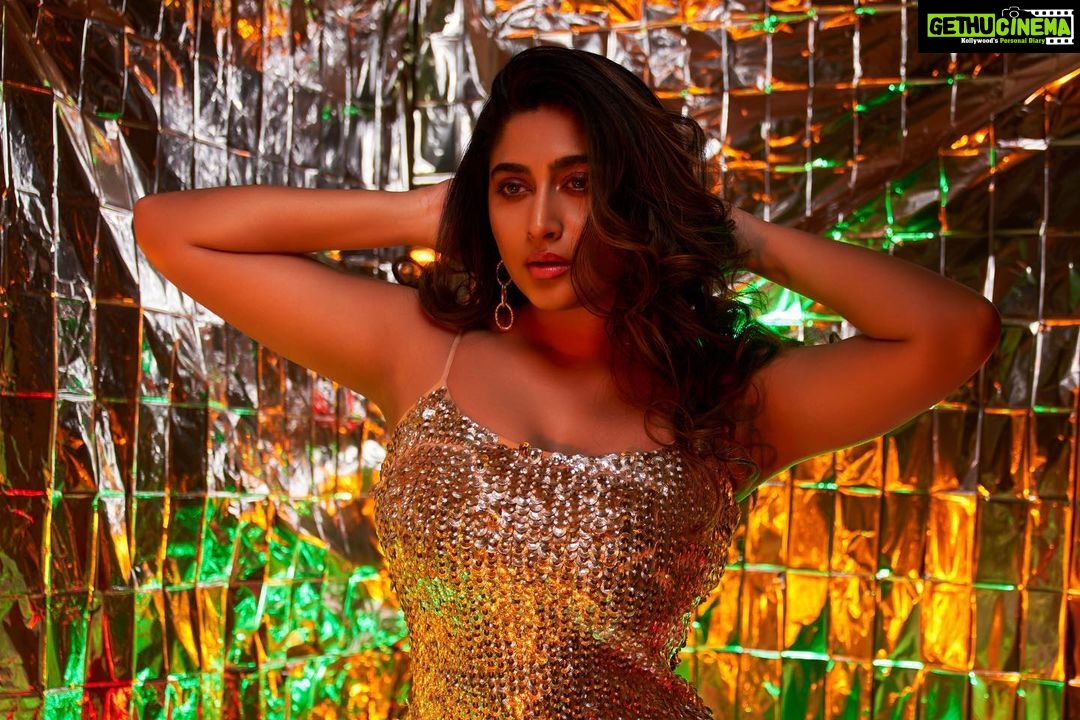 Nishvika Naidu Instagram - Iโm a nightmare dressed like a daydream ๐ H&M by : @umerruksar Styling & ๐ธ by @sandeep.mv @_sunburstt_ Location @_sunburstt_ #sandeepmv #sunburstt #nishvika #portraitsbysmv #nishvika