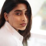 Nishvika Naidu Instagram - Out of captions 💁🏽‍♀️ H&M by : @umerruksar Styling & 📸 by @sandeep.mv @_sunburstt_ Location @_sunburstt_ #sandeepmv #sunburstt #nishvika #portraitsbysmv #nishvika