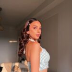 Nitibha Kaul Instagram - Filter: Golden Hour 🌅 Outfit @estellee_couture MUA @minniesethi95 Hair @hairbybrijesh