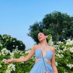 Nitibha Kaul Instagram - The last of summer blooms 🌸 Delhi, India