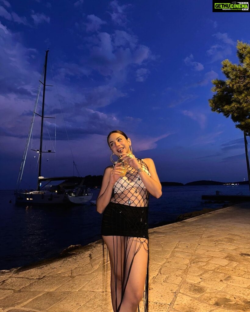 Nitibha Kaul Instagram - Malibu Sunset but in Europe🍹 #iykyk Wearing @arokaofficial #SunsetLover #SunsetPhotography #EuropeanSummer #Crotia #NKTravels #NKsHotGirlSummer Croatia